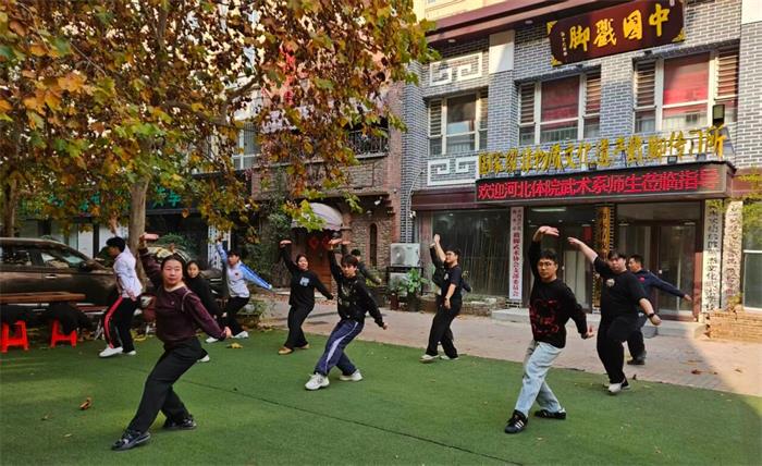 谈球吧超级联赛图片