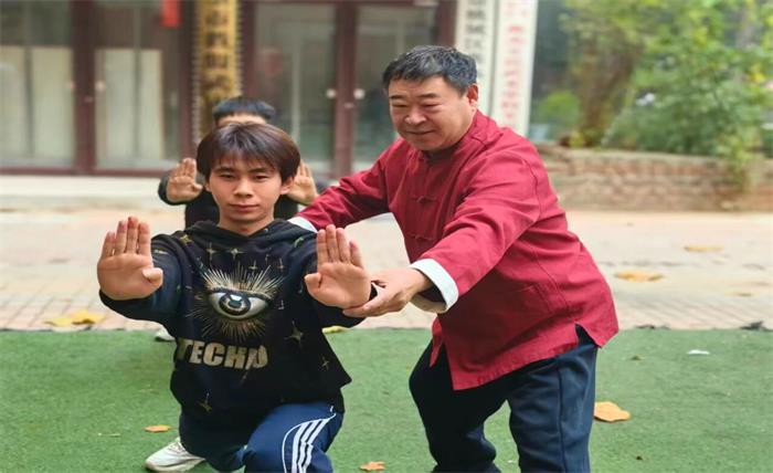 谈球吧欧冠直播图片